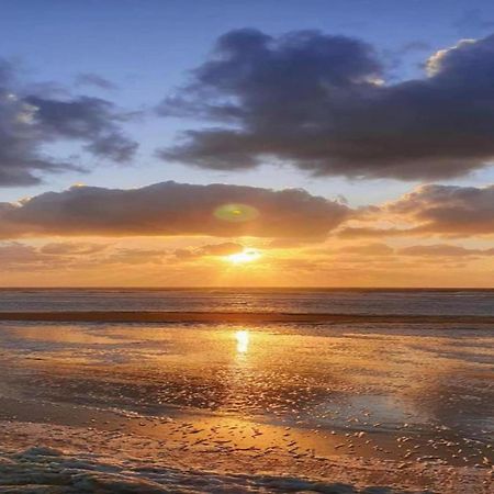 Comfortable Apartment In Oostende With Sea Views Bagian luar foto